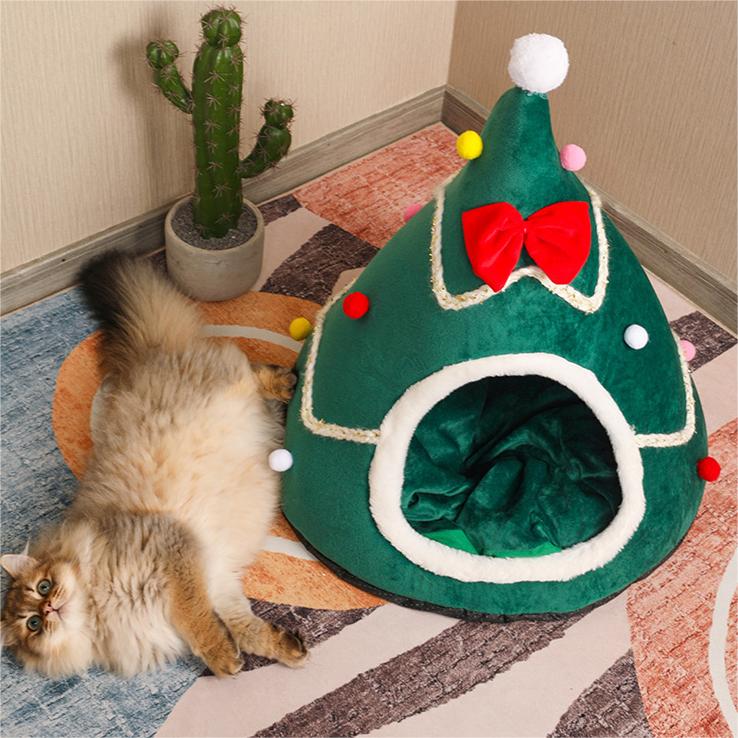 Cute Cat Bed for Christmas